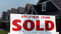 canada-housing-sold-sign