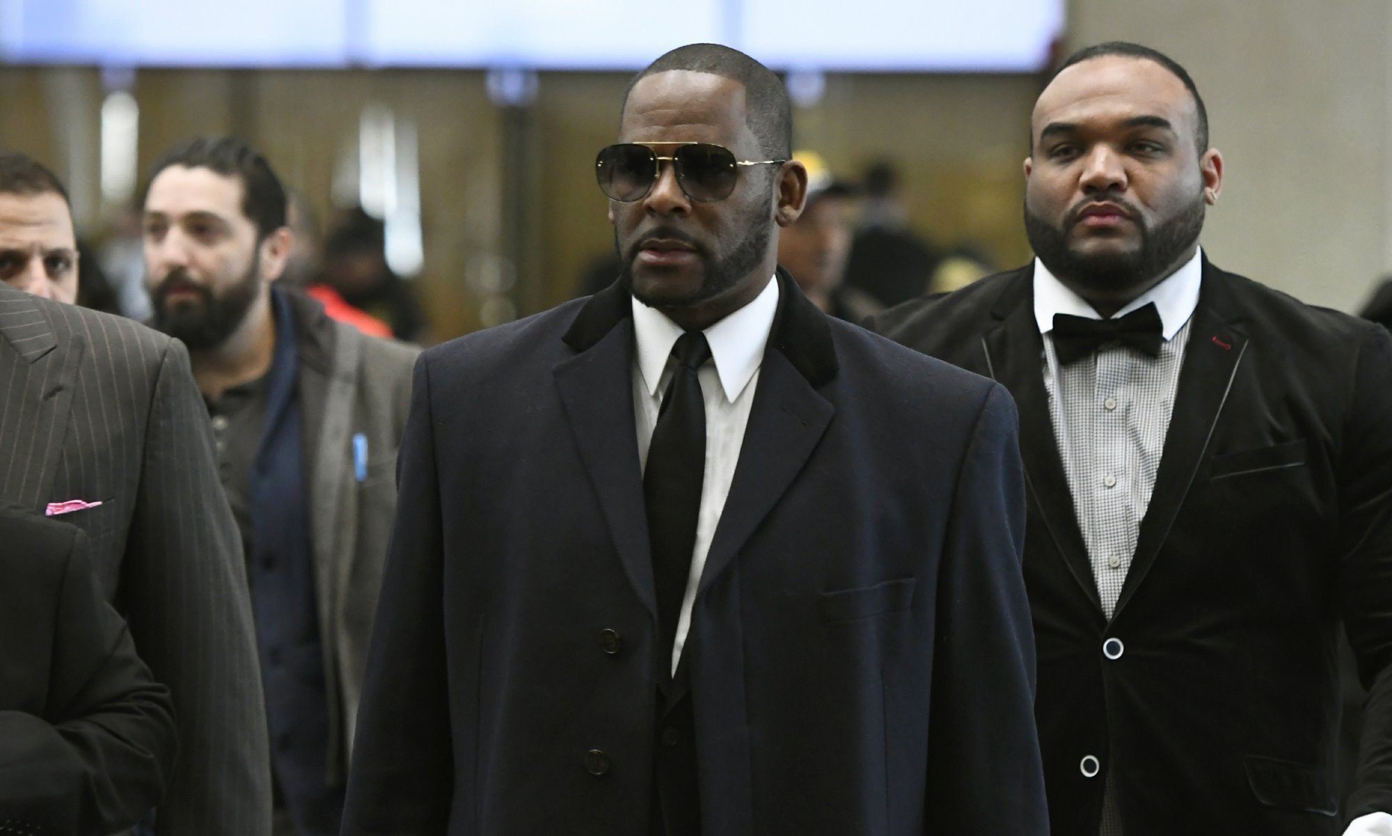R Kelly S Lawyer Demands Michael Avenatti Emails Texts At Hearing National Globalnews Ca R Kelly S Lawyer Demands Michael Avenatti Emails Texts At Hearing National Globalnews Ca