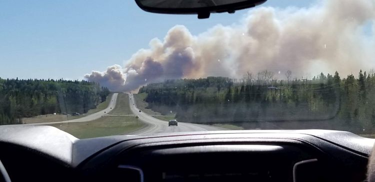 Wildfire near Edson forces evacuations; Highway 16 to reopen at midnight - image
