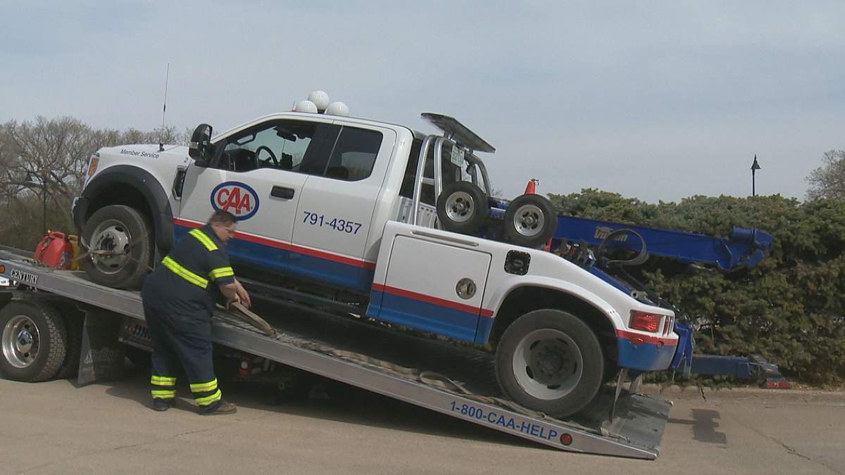 CAA has long advocated for the protection of roadside assistance workers through Slow Down, Move Over legislation. 
