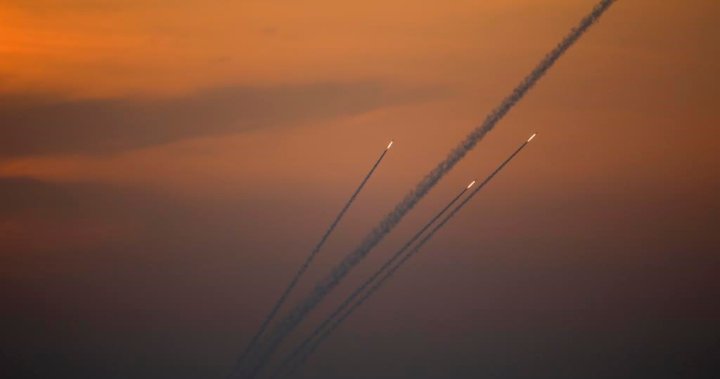 Israeli airstrike hits militant site in Gaza after rocket attack – National | Globalnews.ca