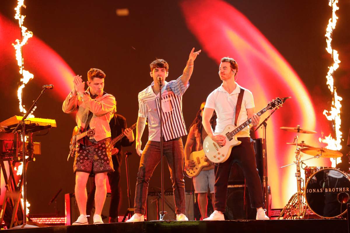 The Jonas Brothers rehearse for their electrifying 2019 BBMA performance.