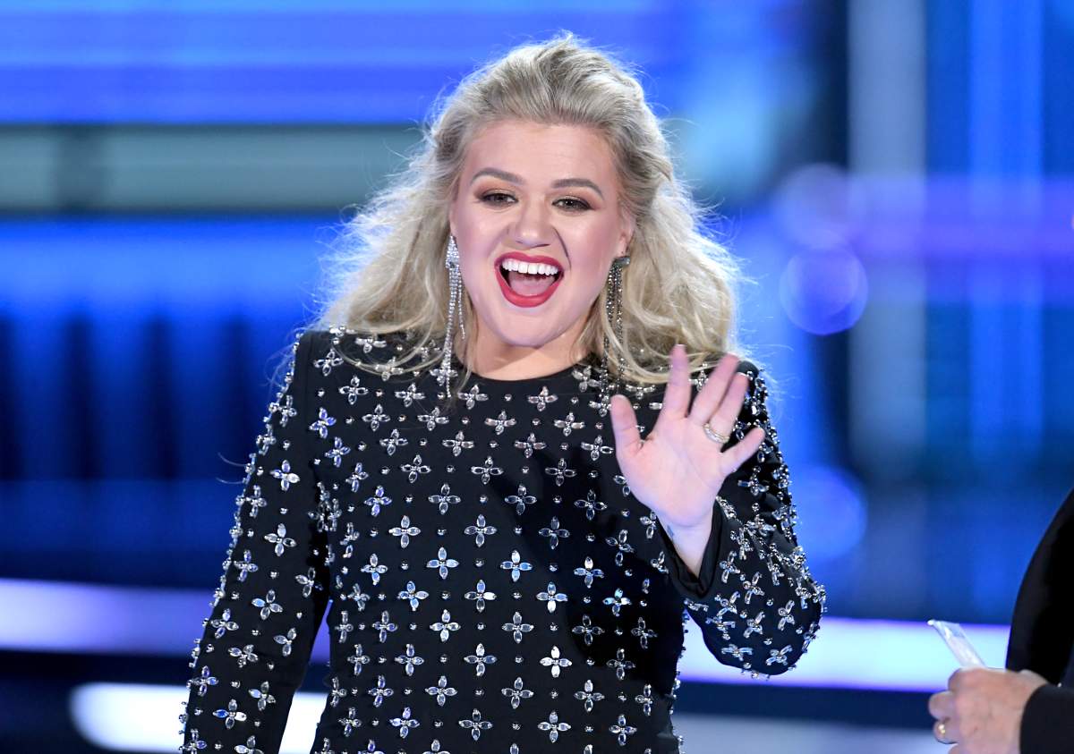 Host Kelly Clarkson speaks onstage during the 2019 Billboard Music Awards at MGM Grand Garden Arena on May 1, 2019 in Las Vegas, Nev. (Photo by Kevin Winter/Getty Images for dcp)