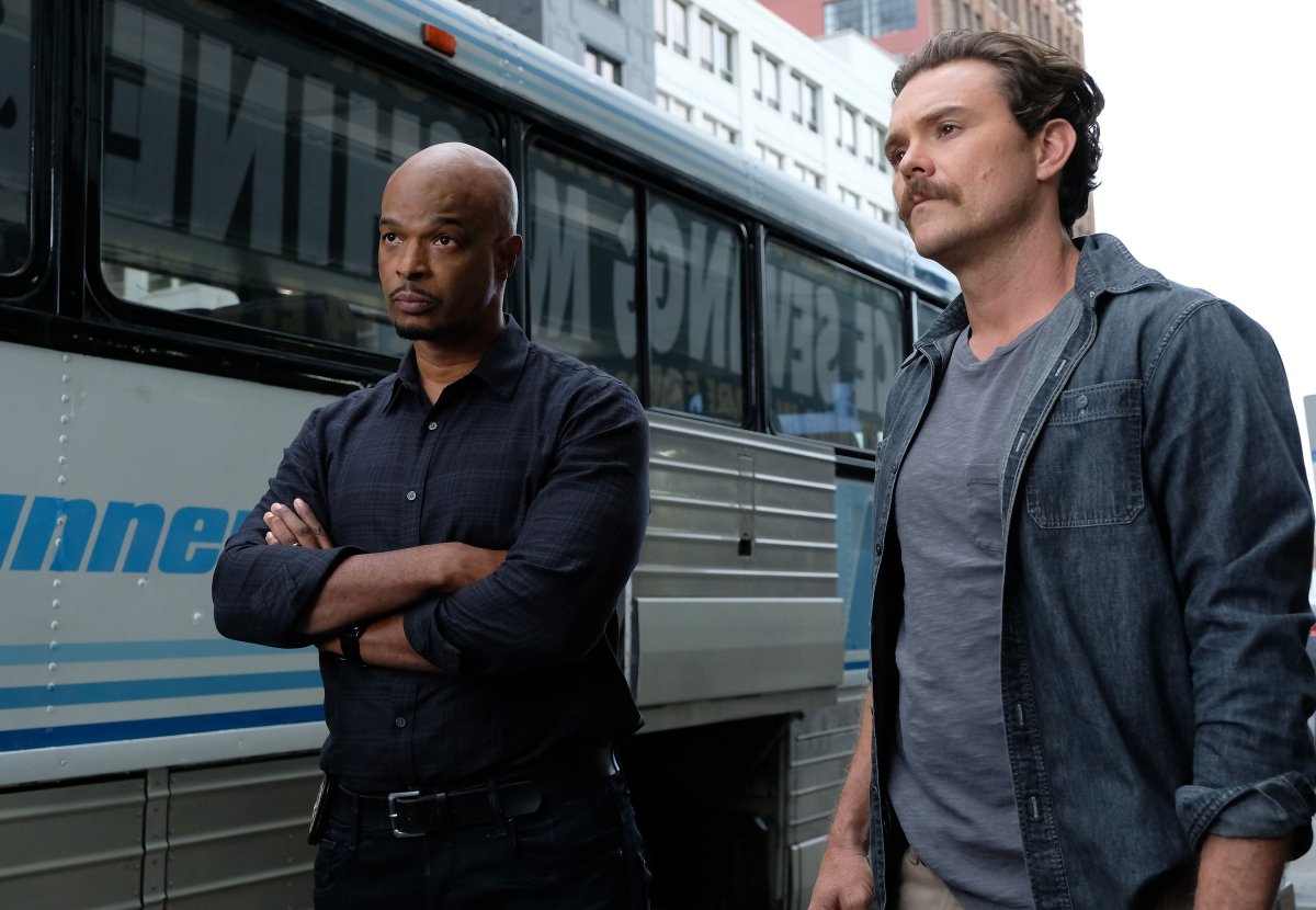 Pictured L-R: Damon Wayans and Clayne Crawford in the "Funny Money" winter premiere episode of 'Lethal Weapon' which aired Tuesday, Jan. 2, on FOX.