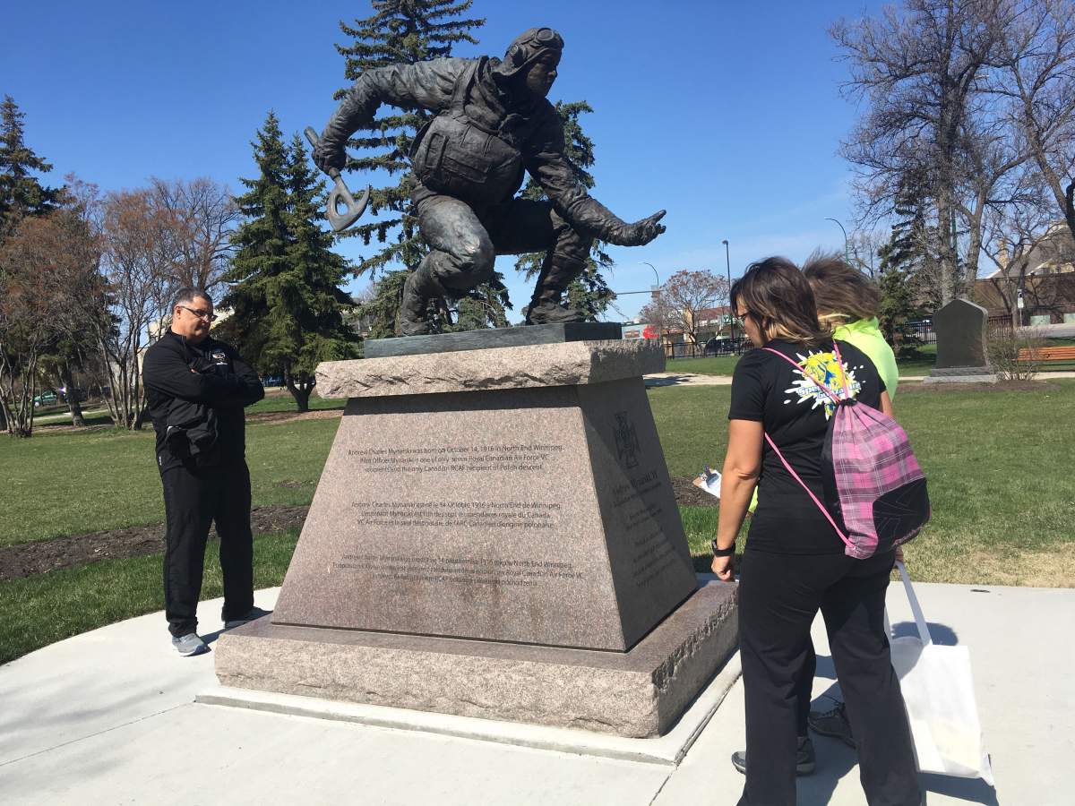 Participants try to figure out clues during Habitat for Humanity's "Amazing Race".