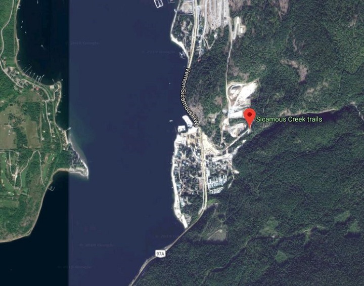 A man died while hiking along a bike trail south of Sicamous on Wednesday evening. Search and rescue crews will attempt to recover his body on Thursday.