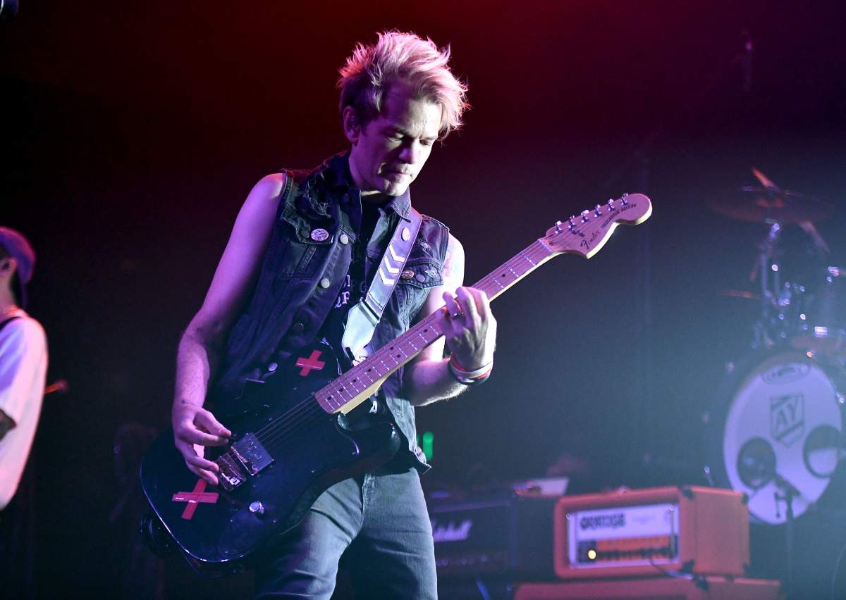 Deryck Whibley of Sum 41 performs onstage during the Strange ’80’s concert at The Fonda Theatre on Oct. 12, 2018 in Los Angeles, Calif.