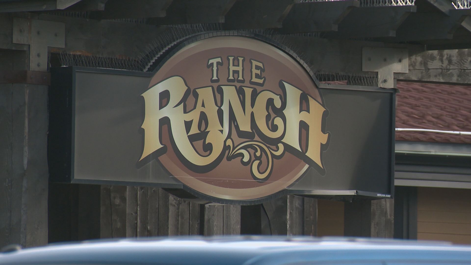 Разследването за смъртните случаи продължи във вторник за двама млади мъже