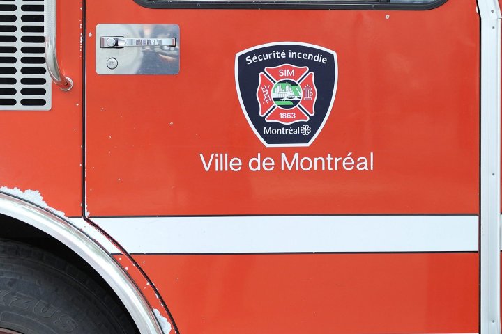 Fire destroys Pierrefonds strip mall early Wednesday