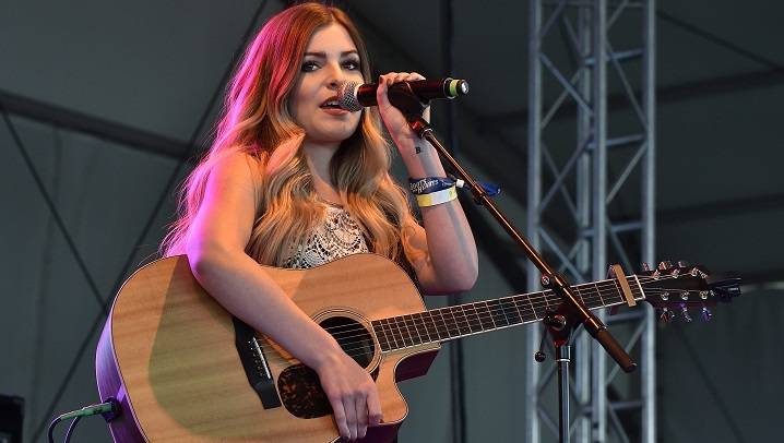 Tenille Arts performs in online fundraising concert for STARS air ambulance.