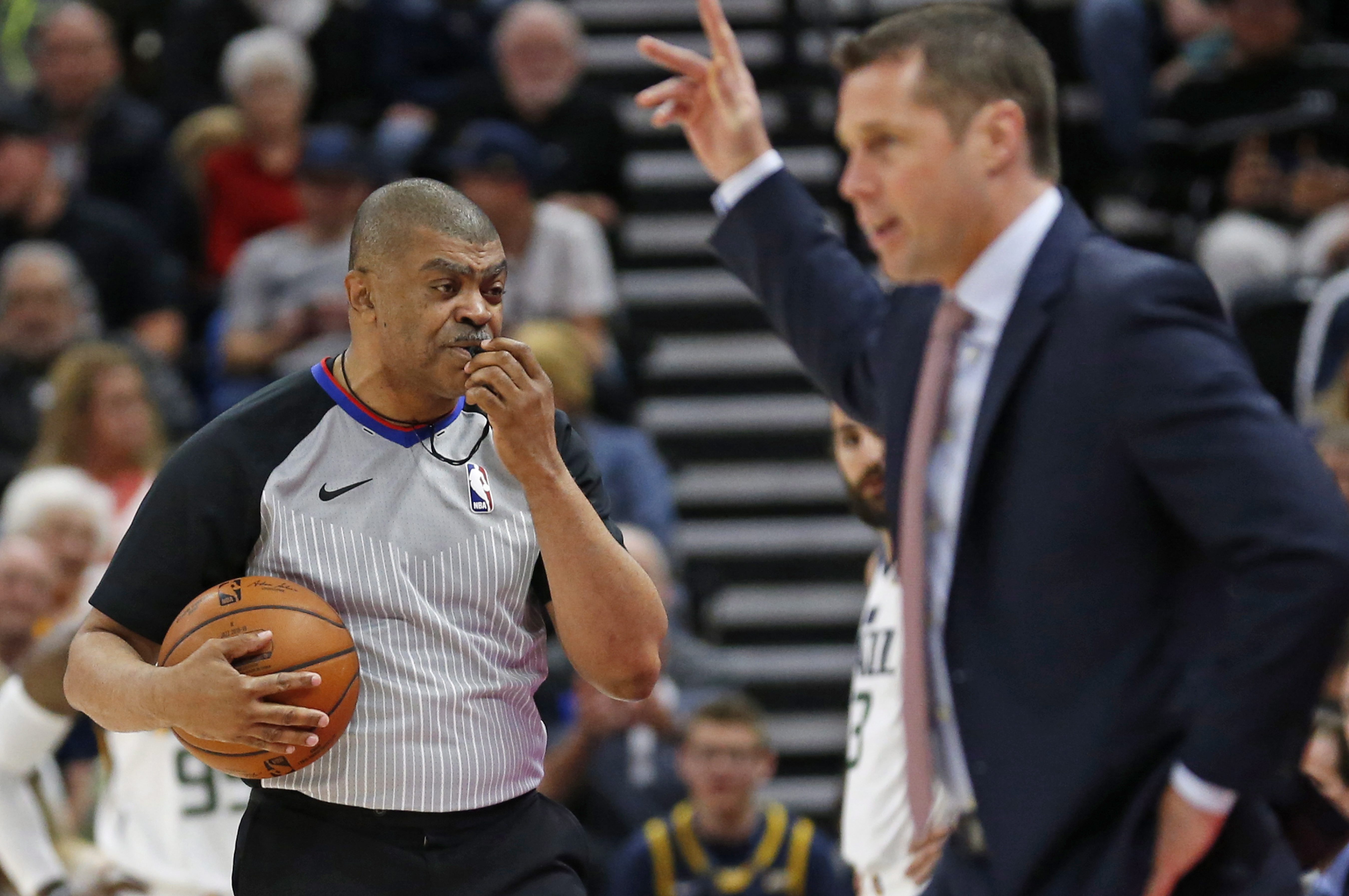 Disgraced former NBA ref blowing whistle on the league