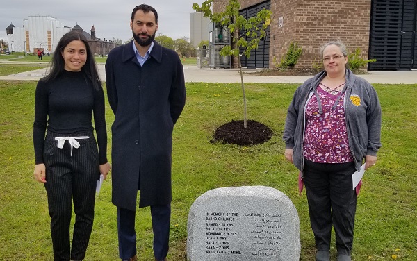 BScN Class of 2019 Graduates Sally Sukkar (L), Nichole Gloade (R) and Ahmad Hussein, Chairman of Ummah Mosque and Community Centre.