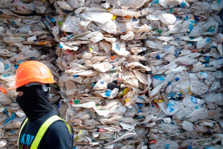 Edmonton councillors to debate single-use plastics bylaw