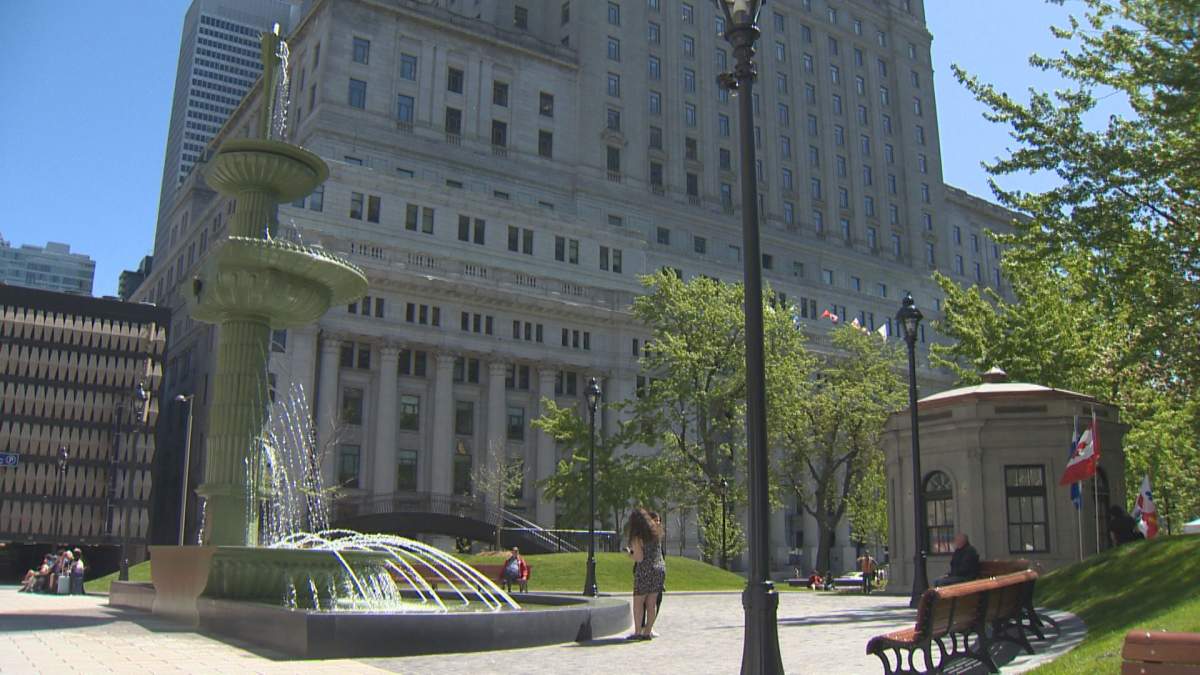 A woodpecker sculpture was installed at the rear of the fountain.