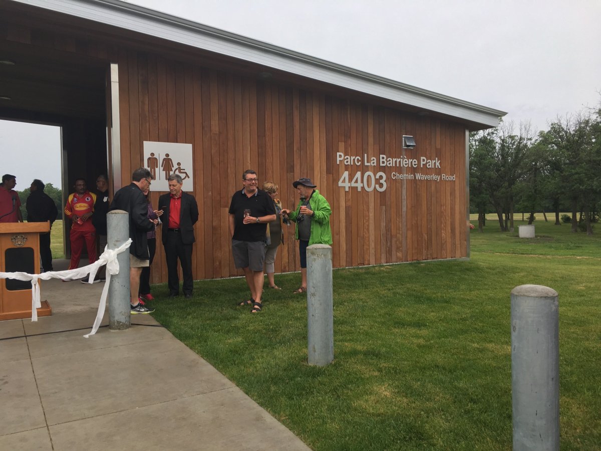 New washrooms are 
now open to the public in La Barriere Park.