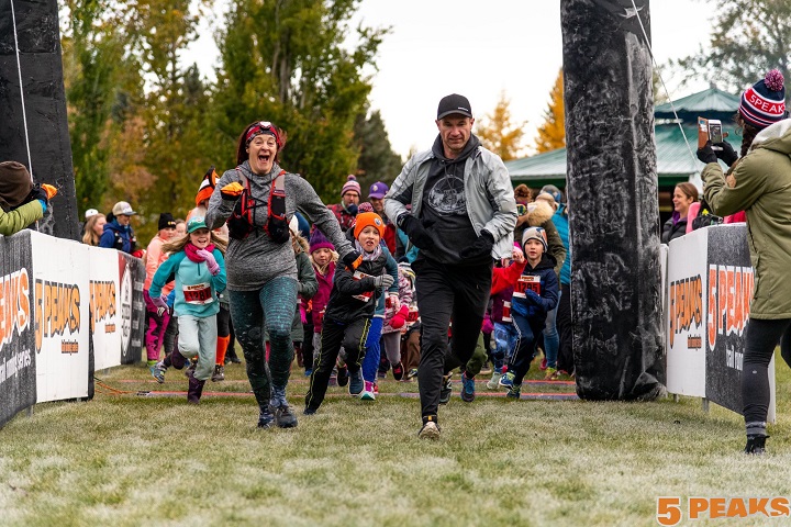 Laura Townsend running in an ultra-marathon