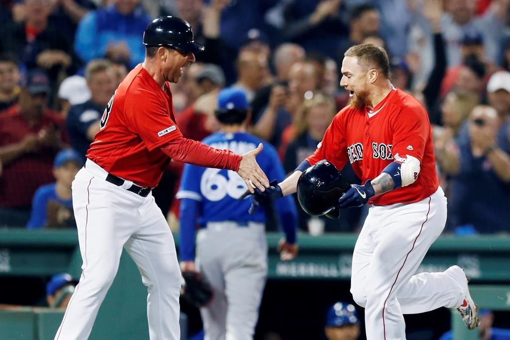 Vázquez's HR in 10th lifts Red Sox over Blue Jays