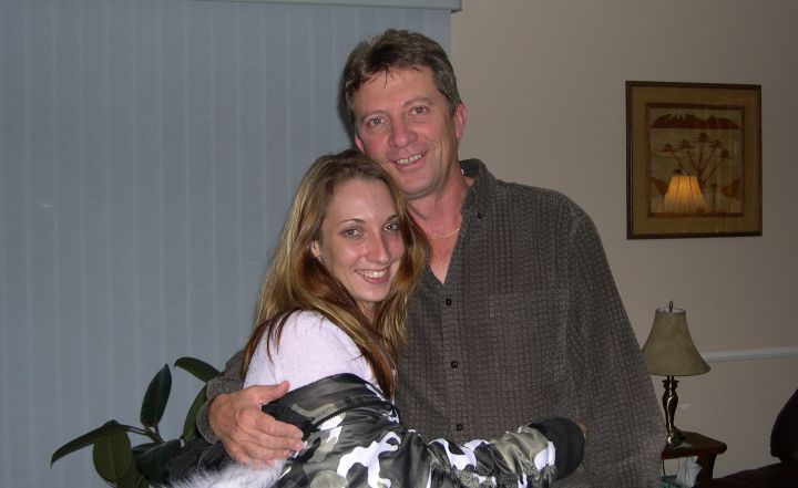 Sarah Rae hugged her father Gord Rae on his birthday in 2006.