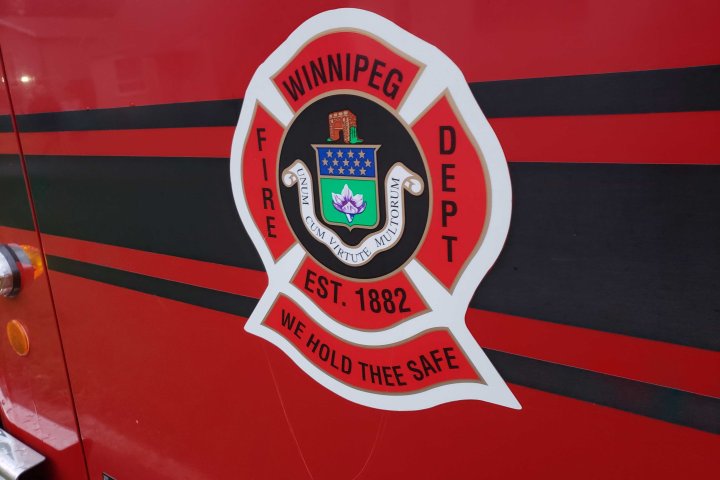 Winnipeg fire crews fight blaze at Point Douglas Avenue commercial building