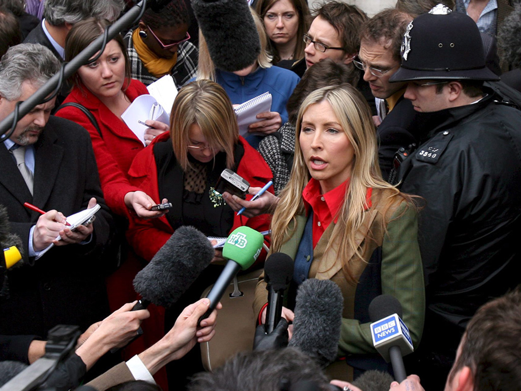 Heather Mills makes a statement to the press outside the Royal Courts of Justice following her divorce judgement in London, England on March 17, 2008.