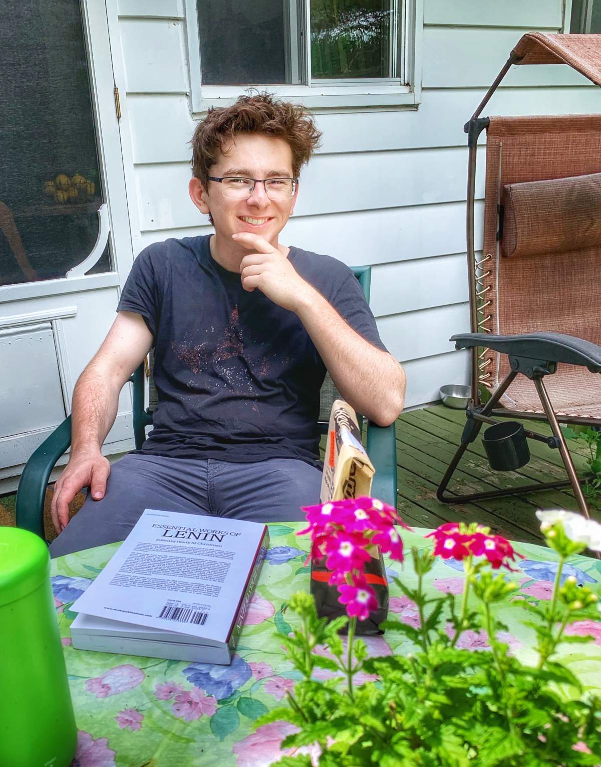 Grieving Quebec family calls for more action in fighting fentanyl crisis - image