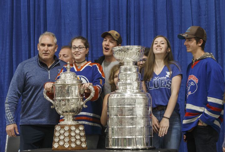 JONES: Coach brings Stanley Cup to meet Calahooligans