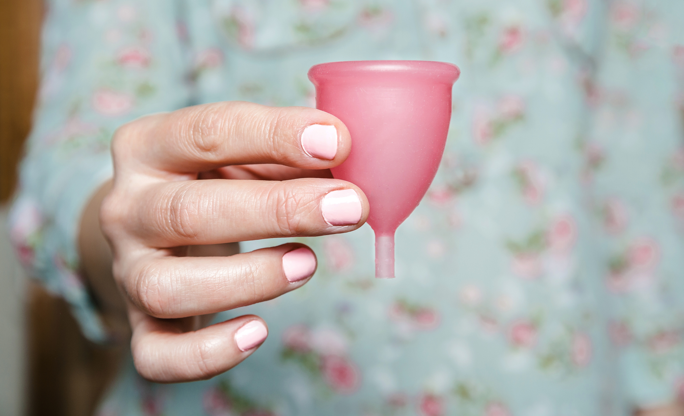 What are the differences between menstrual cups and tampons