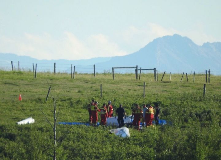 Soaring club temporarily closes after 2 killed in glider crash near Black Diamond, Alberta