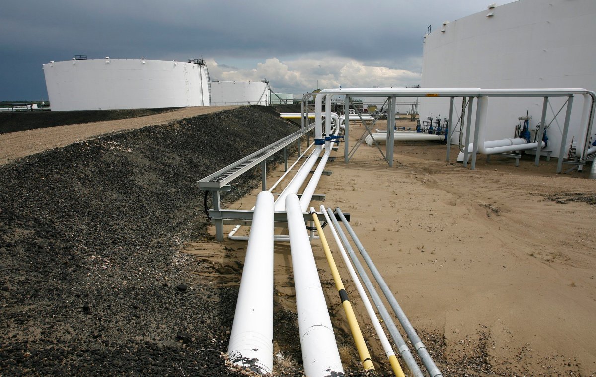 The oil pipeline and tank storage facilities at the Husky Energy oil terminal  in Hardisty, Alta., June 20, 2007. 