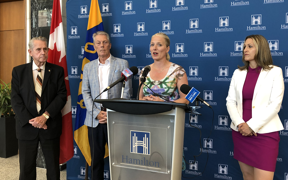 Environment and Climate Change Minister Catherine McKenna met with the mayors of Hamilton, Milton and Burlington to discuss climate change.