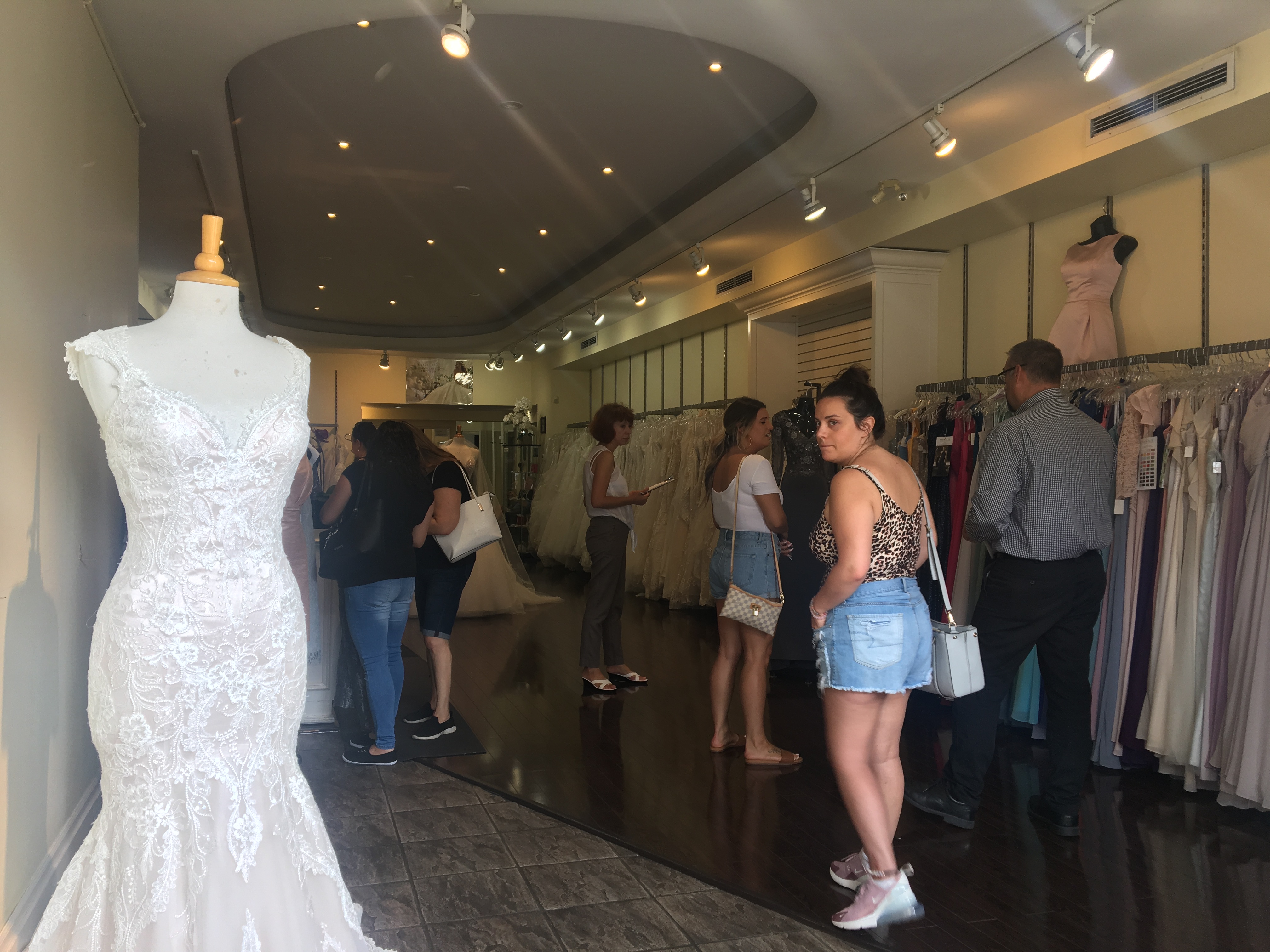 Bailiffs open Toronto bridal shop after sudden closure in hopes of