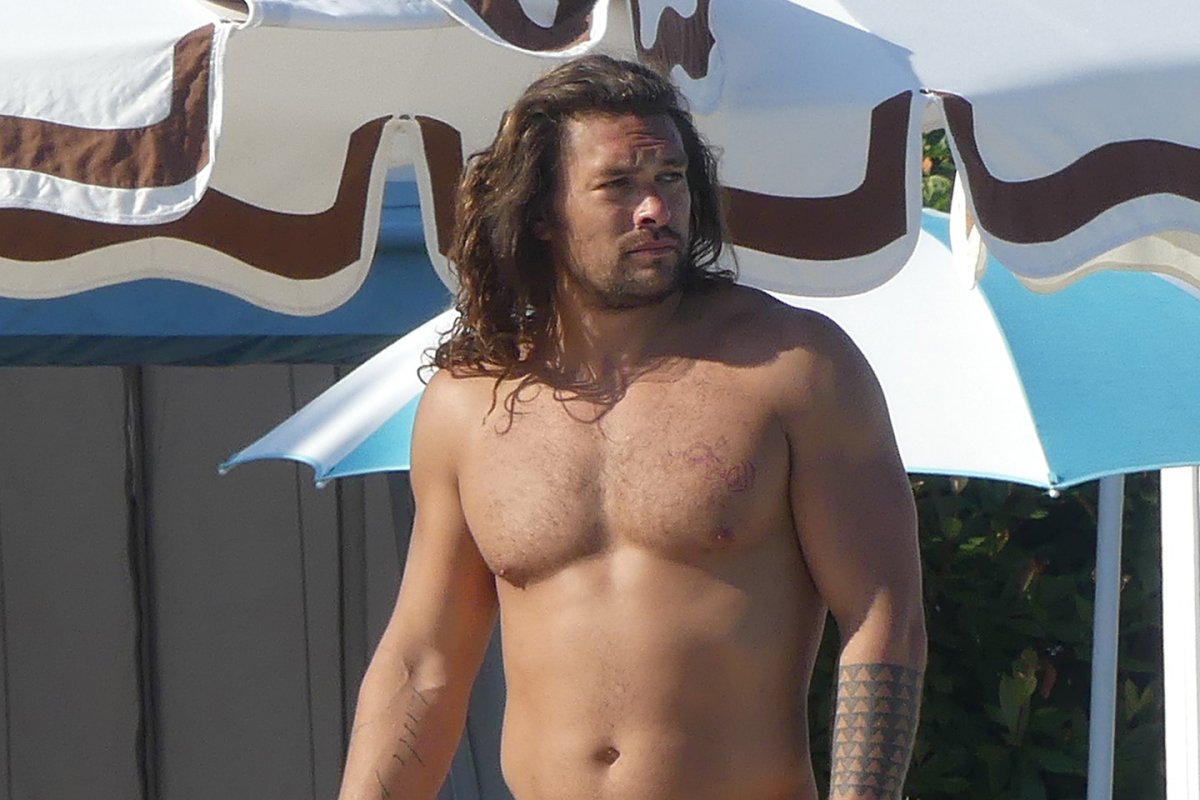 jason-momoa-has-the-perfect-response-to-people-shaming-his-dad-bod