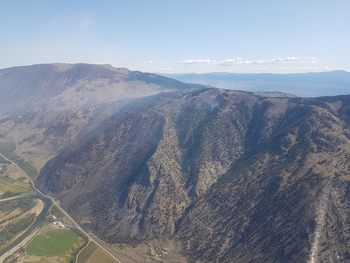 The Richter Mountain wildfire is now being held at 403 hectares, officials say.