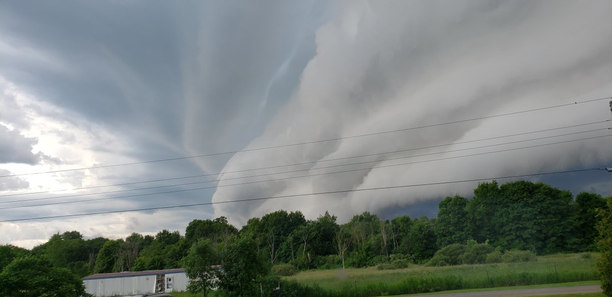 Severe thunderstorms may hit most of eastern Ontario Wednesday evening, according to Environment Canada.