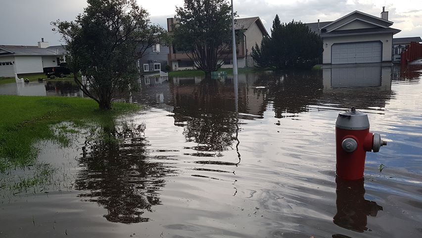 Hail, heavy rain lead to flooding in Stony Plain - Edmonton | Globalnews.ca