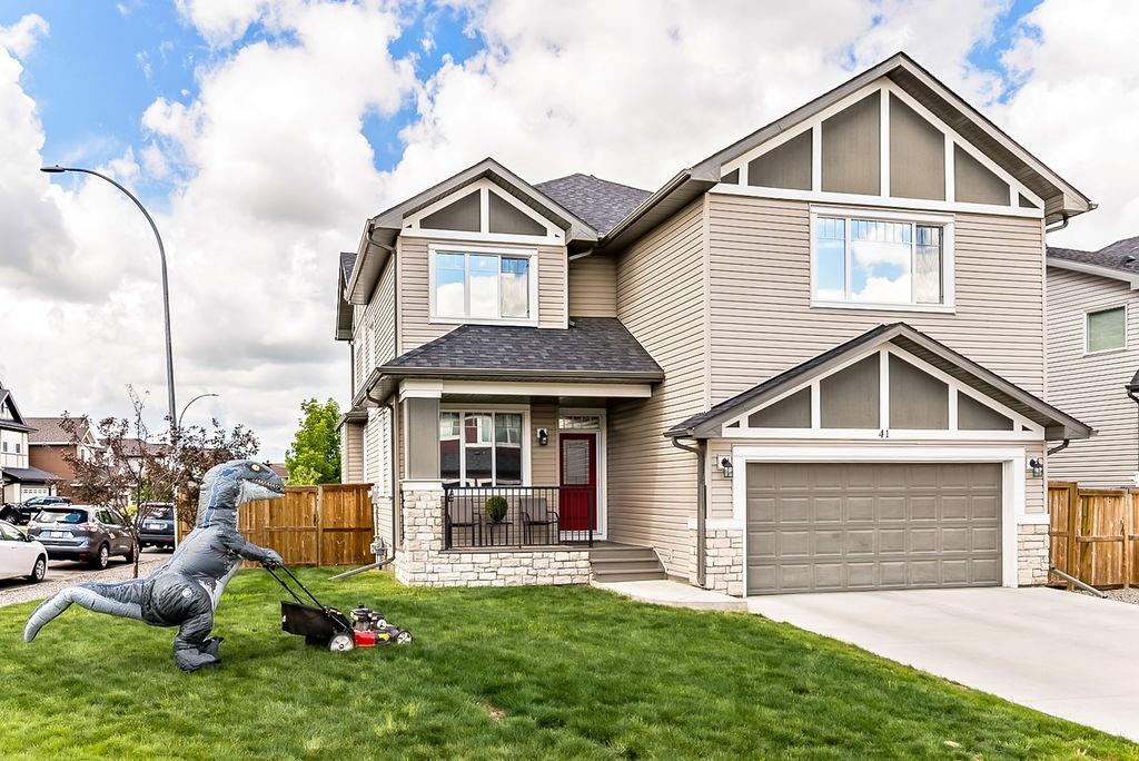 Pictures used by Re/Max for their listing of 41 Cimarron Springs Way in Okotoks, Alta. 