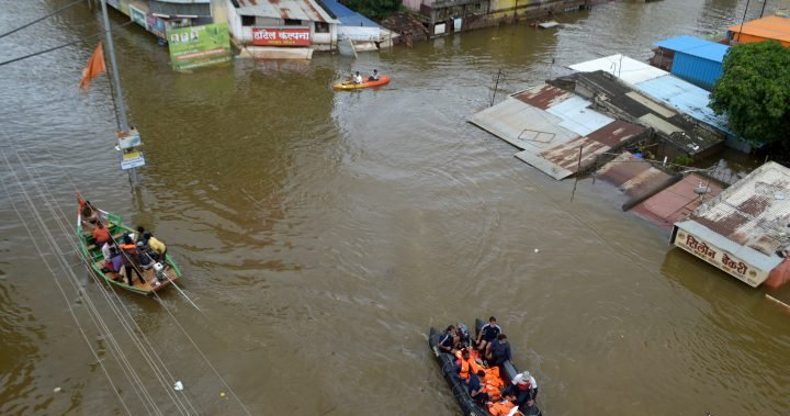 Indian Floods See Death Toll Reach 147 Hundreds Of Thousands Evacuated National Globalnewsca