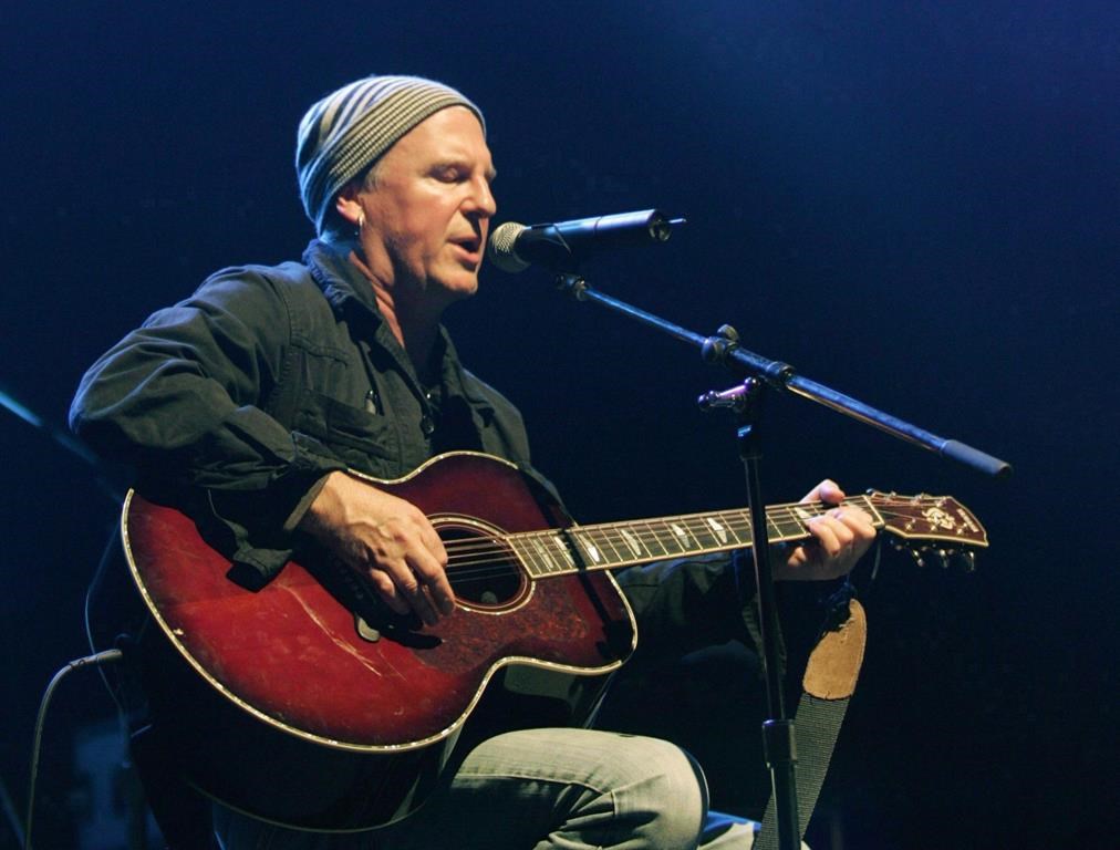 Alan Frew performs at Jeff Healey A Celebration concert in Toronto, May 3, 2008.