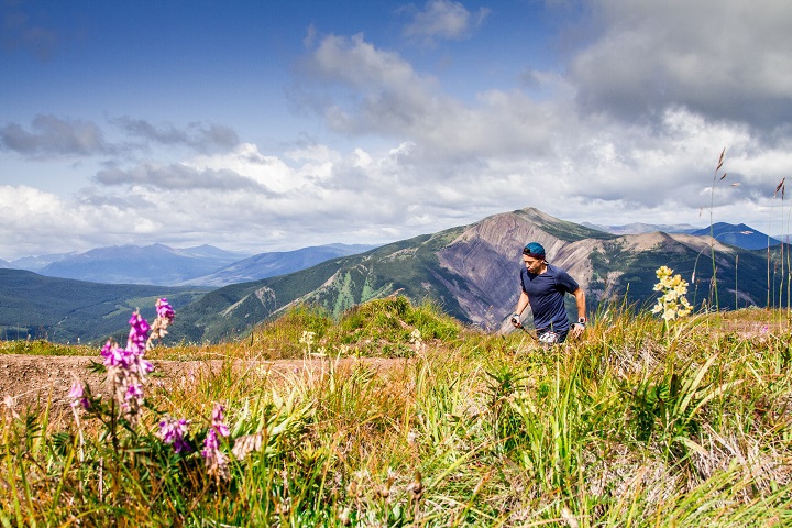 Alex Petrosky racing in the 2019 Canadian Death Race.