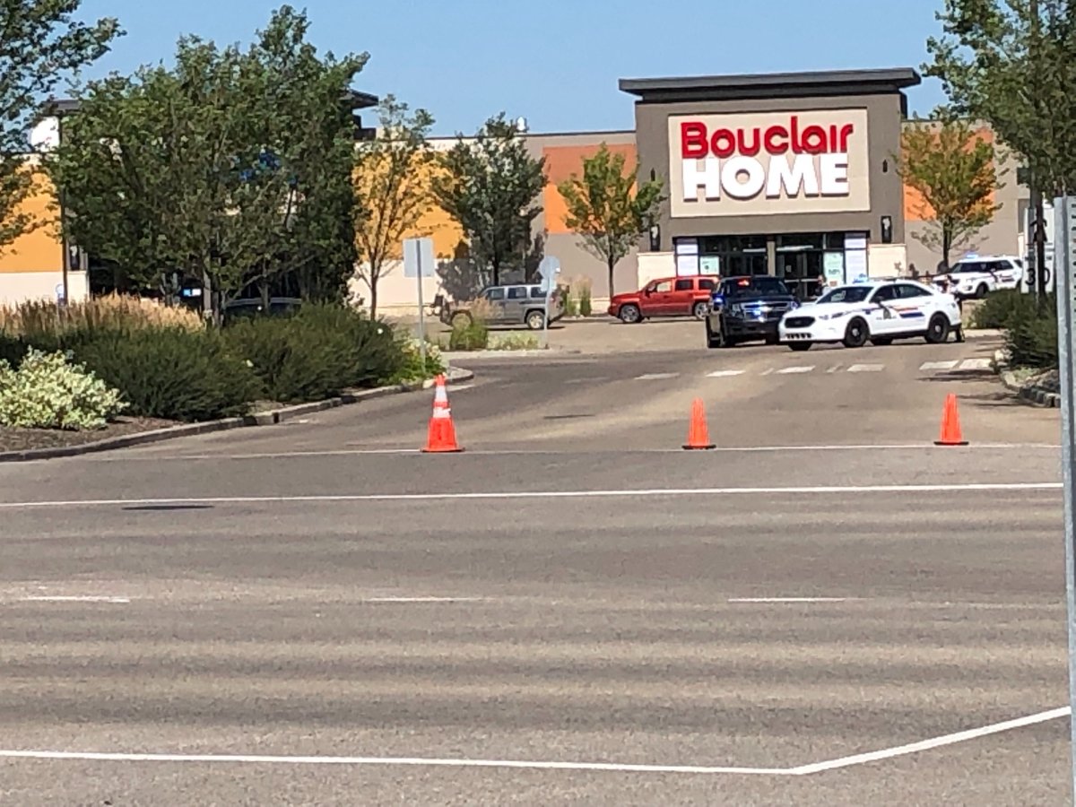 RCMP investigate a bomb threat at Emerald Hills Shopping Centre on Tuesday, Aug. 20, 2019.
