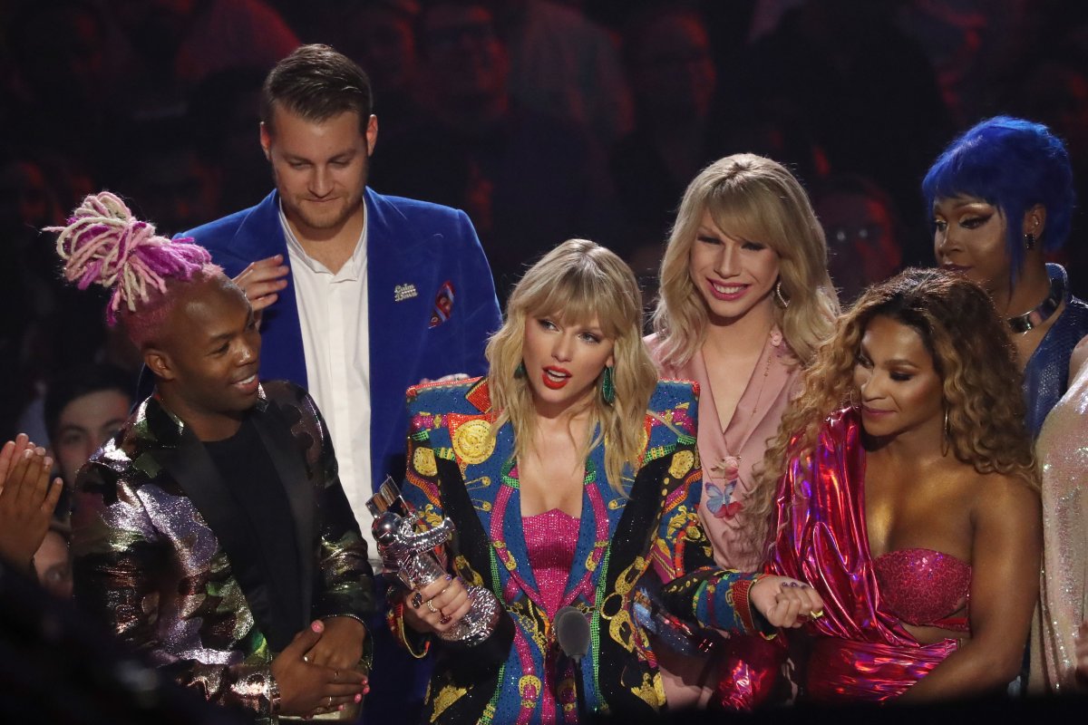 The 2019 MTV VMAs get woke, celebrate diversity, blast Trump - Los Angeles  Times