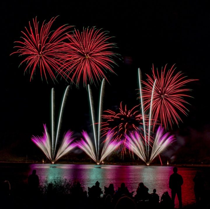 Last years event saw around 9,500 people watch as fireworks from competitors Canada and the US shot off their best display.