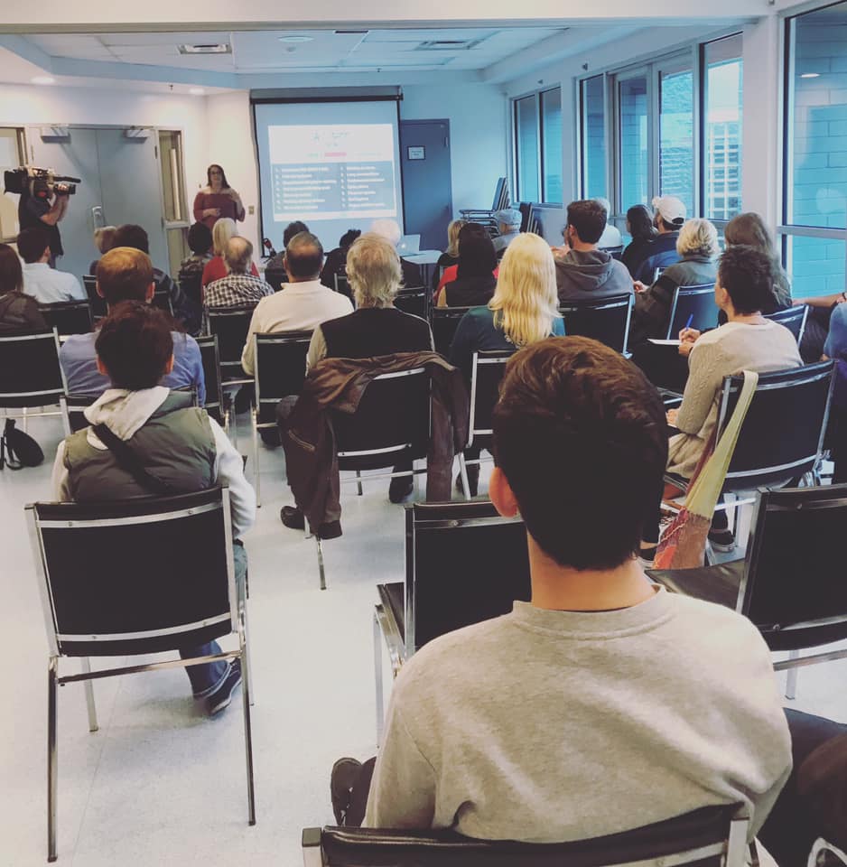 RightNow co-founder Alissa Golob giving a presentation.