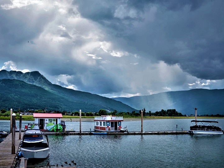 The community of Salmon Arm is situated beside Shuswap Lake and has a population that is approaching 20,000 people.