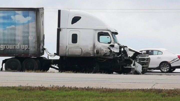 No injuries after semi-truck crashes into train in Regina - Regina |  Globalnews.ca