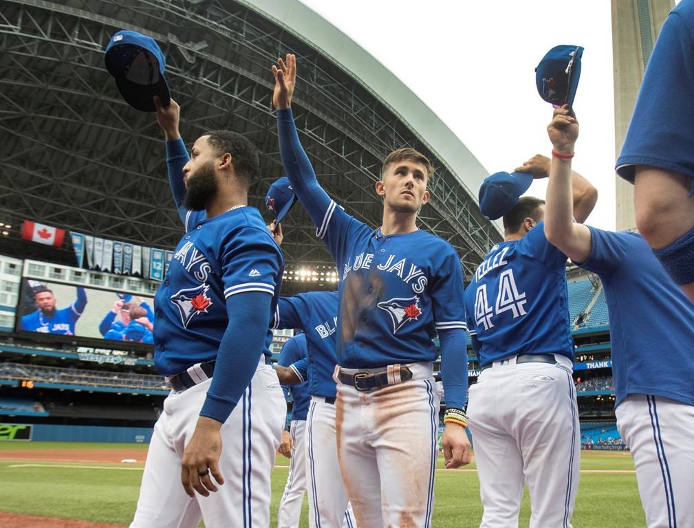 Justin Smoak lifts Blue Jays past Rays with walk-off shot