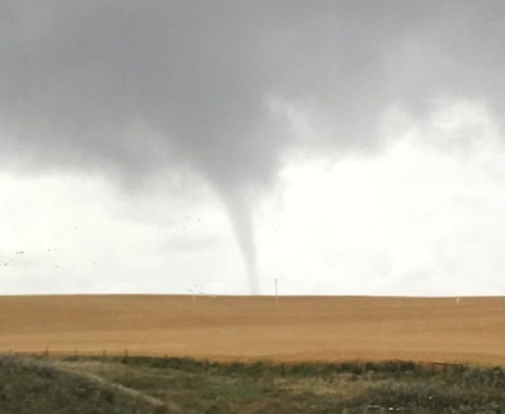 Tornado touches down near Carbon, Alta. | Globalnews.ca