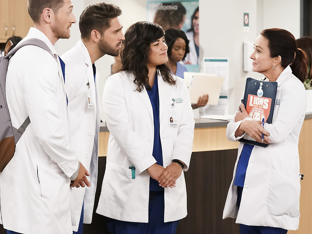 Patricia Heaton (R) and Sabrina Jalees (second from R) star in ‘Carol’s Second Act.’ (Global TV)