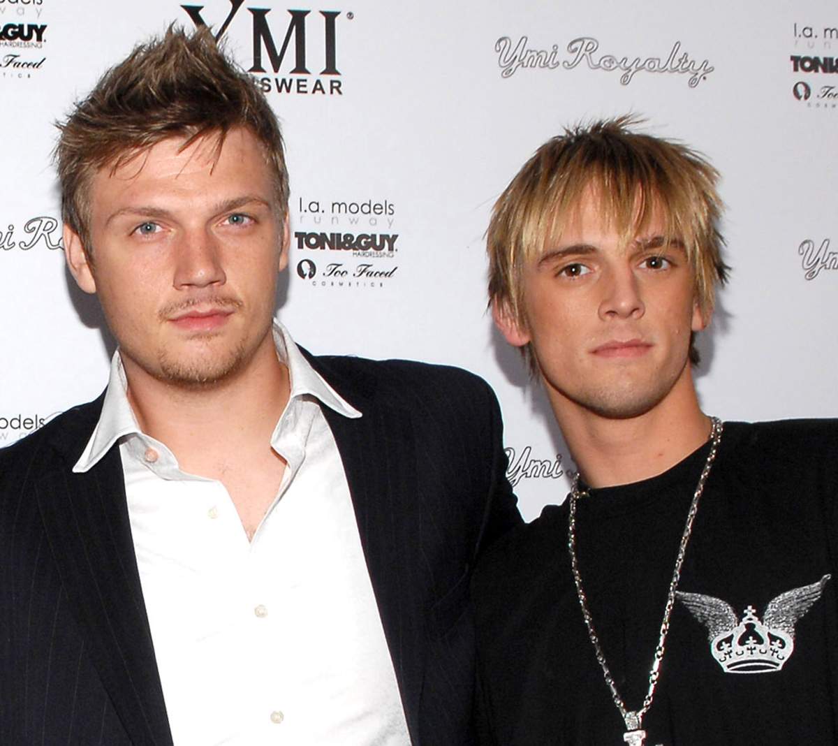 Nick (left) and Aaron Carter.