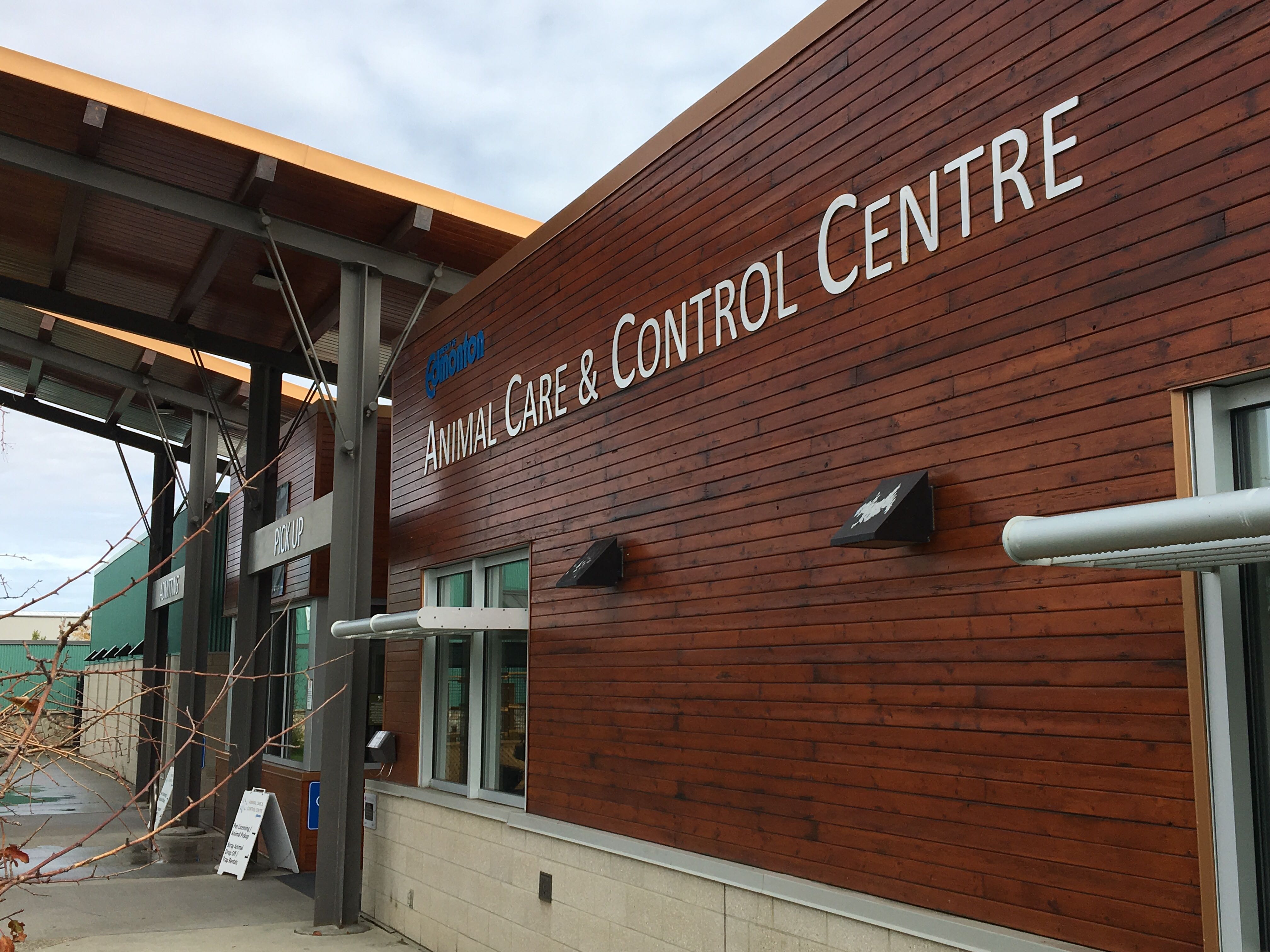 Жена беше откарана в болница с както полицията определи тежки